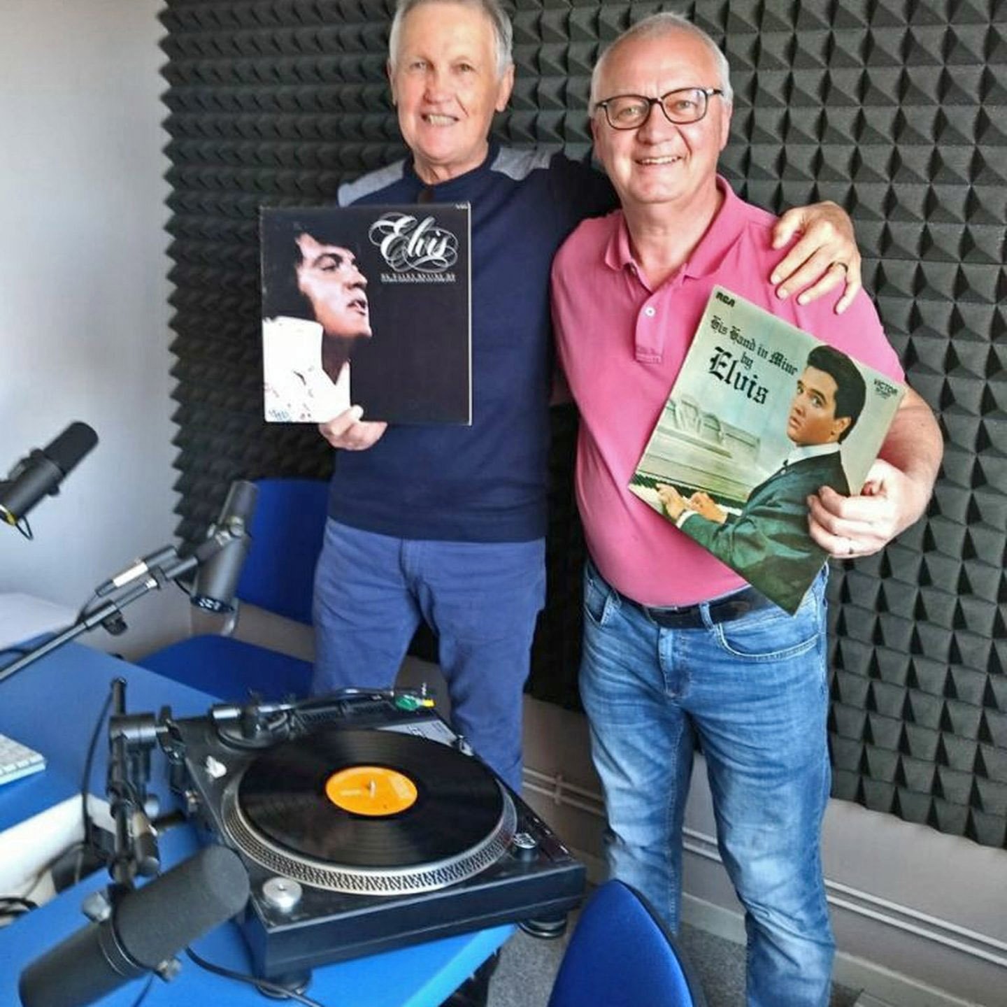 Elvis en coulisse - radioomega.fr podcast artwork